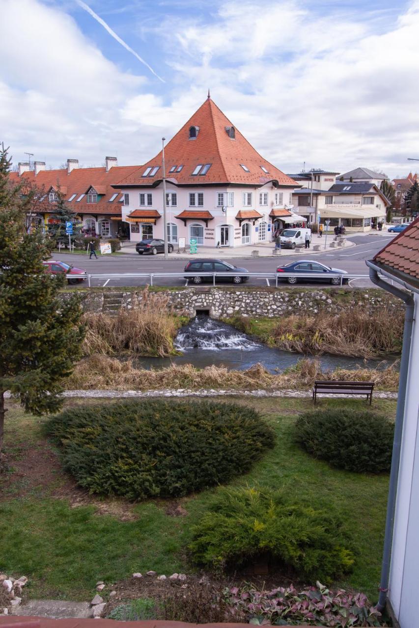 Ecoappart-Haz Mosonmagyaróvár エクステリア 写真